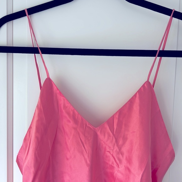 VICTORIA’S SECRET. Silk. Small. Excellent condition. Low back. V front. - Picture 3 of 4